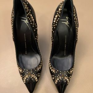 Giuseppe Zanotti black and gold pumps